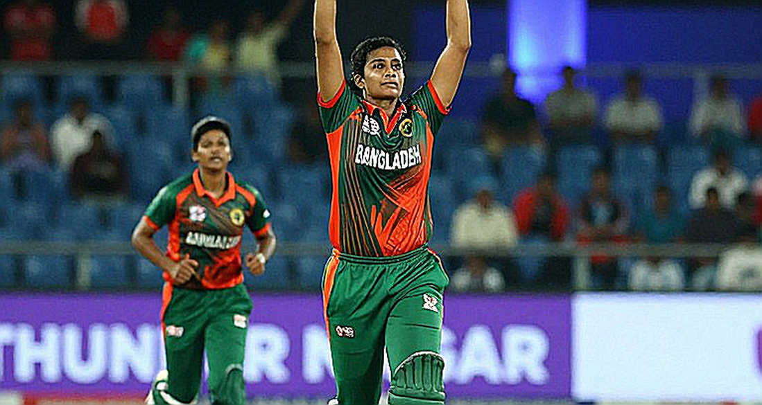 ৪১তম ওভারে ১৩৮/৬: ডোম্বাগোদার কাদায় মহিন্দার সেমিফাইনাল, আর একটি অর্ধেক-লেখা স্কোরকার্ড