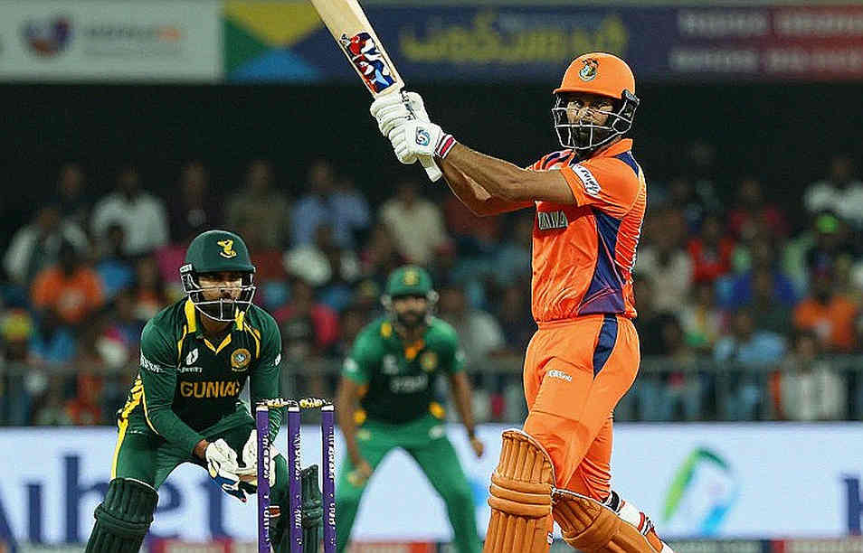 From 6-124 to 390 in Durban: Australia's Selection Ledger, the Injury Gate, and a Pleasant Problem From 6-124 to 390 in Durban: Australia's Selection Ledger, the Injury Gate, and a Pleasant Problem