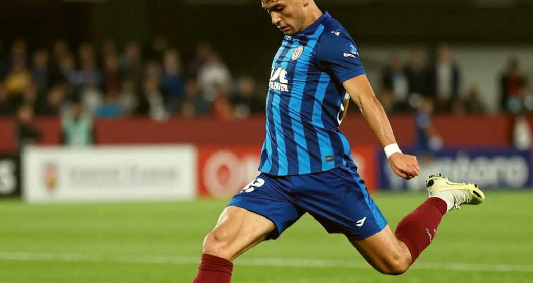 Emi Martínez's Surgery: A Goalkeeper Injury Ledger, the Half-Space, and One Silent Stadium Emi Martínez's Surgery: A Goalkeeper Injury Ledger, the Half-Space, and One Silent Stadium