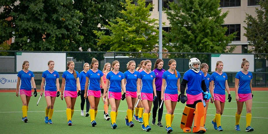 A Final With No Scoreline: Field Hockey's Base Layer, the 'Battle of Queens', and the Democratisation of Content