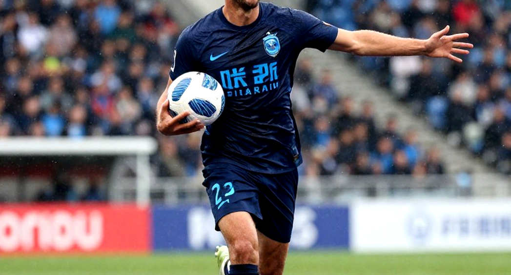 Deadline Day Forensics: How the Wage Structure Unmasks the Transfer Fee